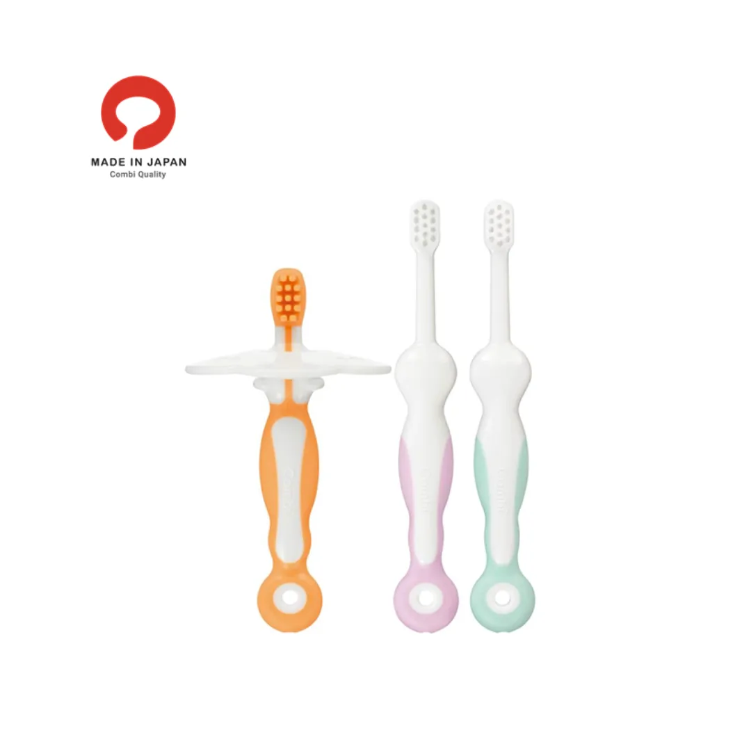 Combi Baby Teteo Baby Toothbrush Set (6-12m )