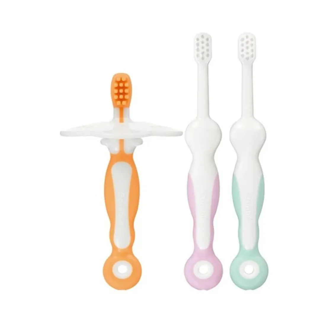 Combi Baby Teteo Baby Toothbrush Set (6-12m )