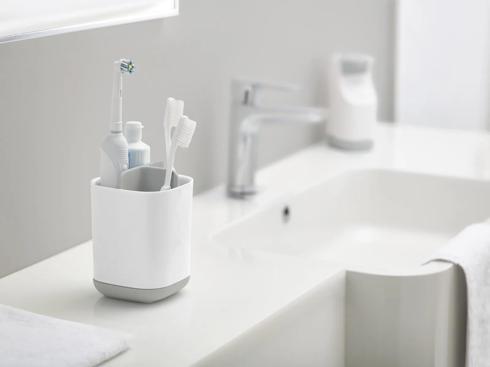 Toothbrush Holder With Anti-Slip Bottom-3 Slots